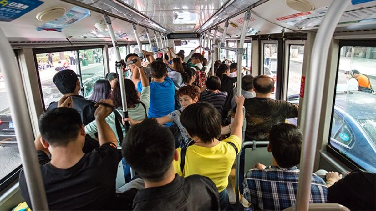 Toplu taşıma araçlarında yan yana oturanlar dikkat! Virüs saldırıya geçiyor