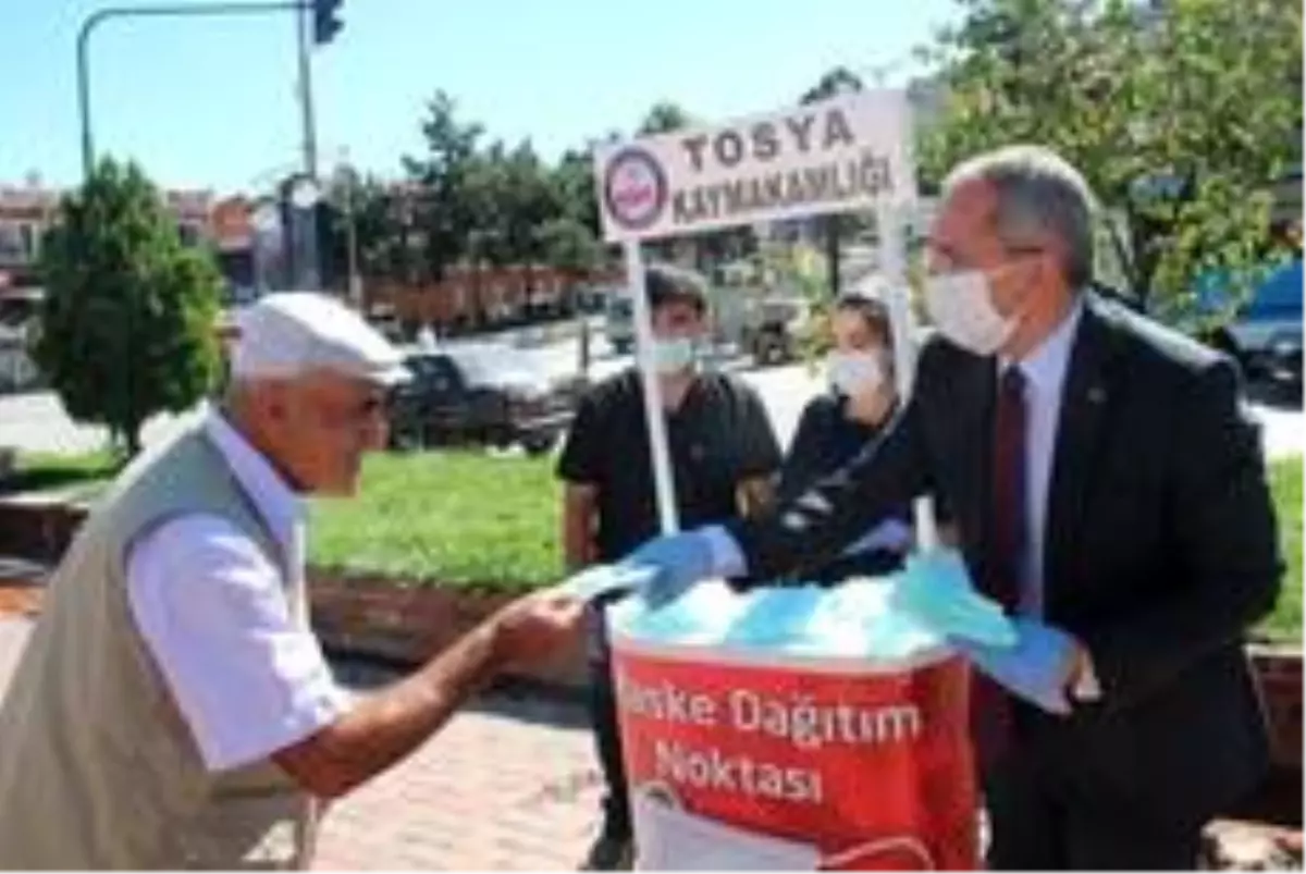 Son dakika haberi! Tosya Kaymakamlığı maske dağıttım standı kurdu