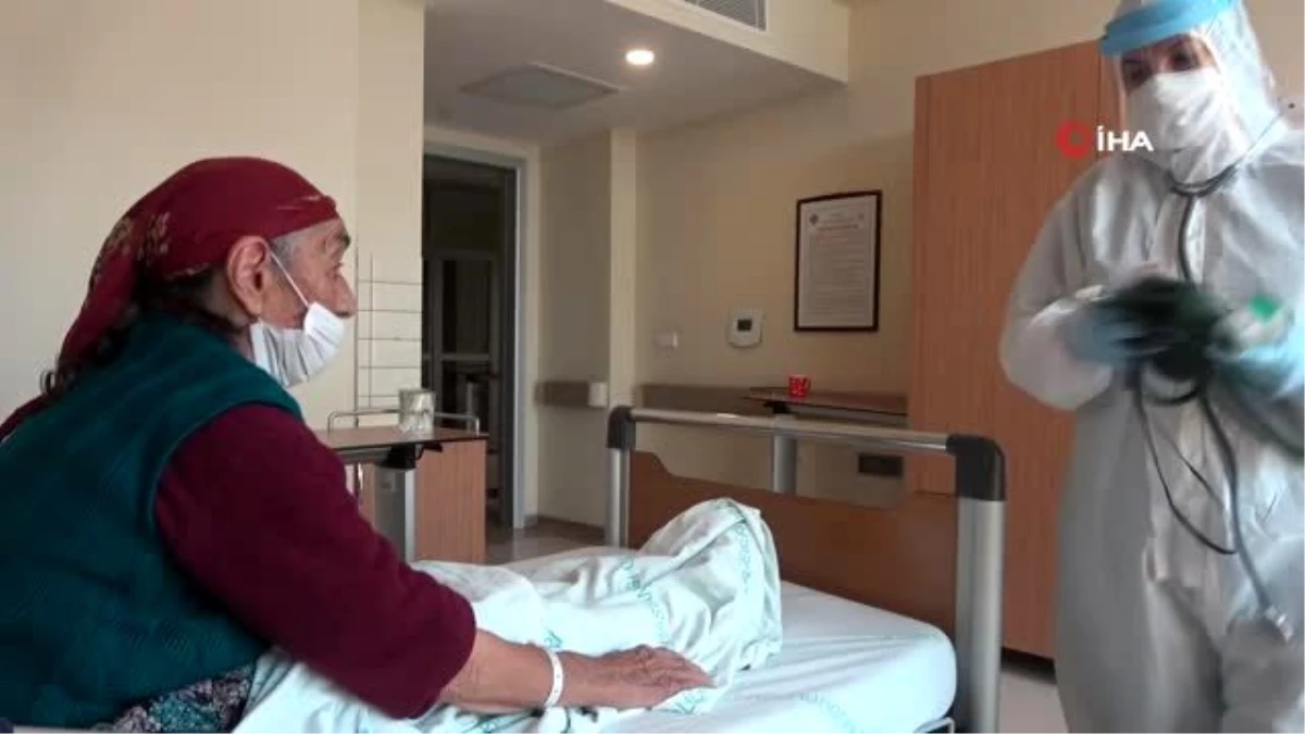 93 yaşında koronayı yendi, hastaneden alkışlarla uğurlandı