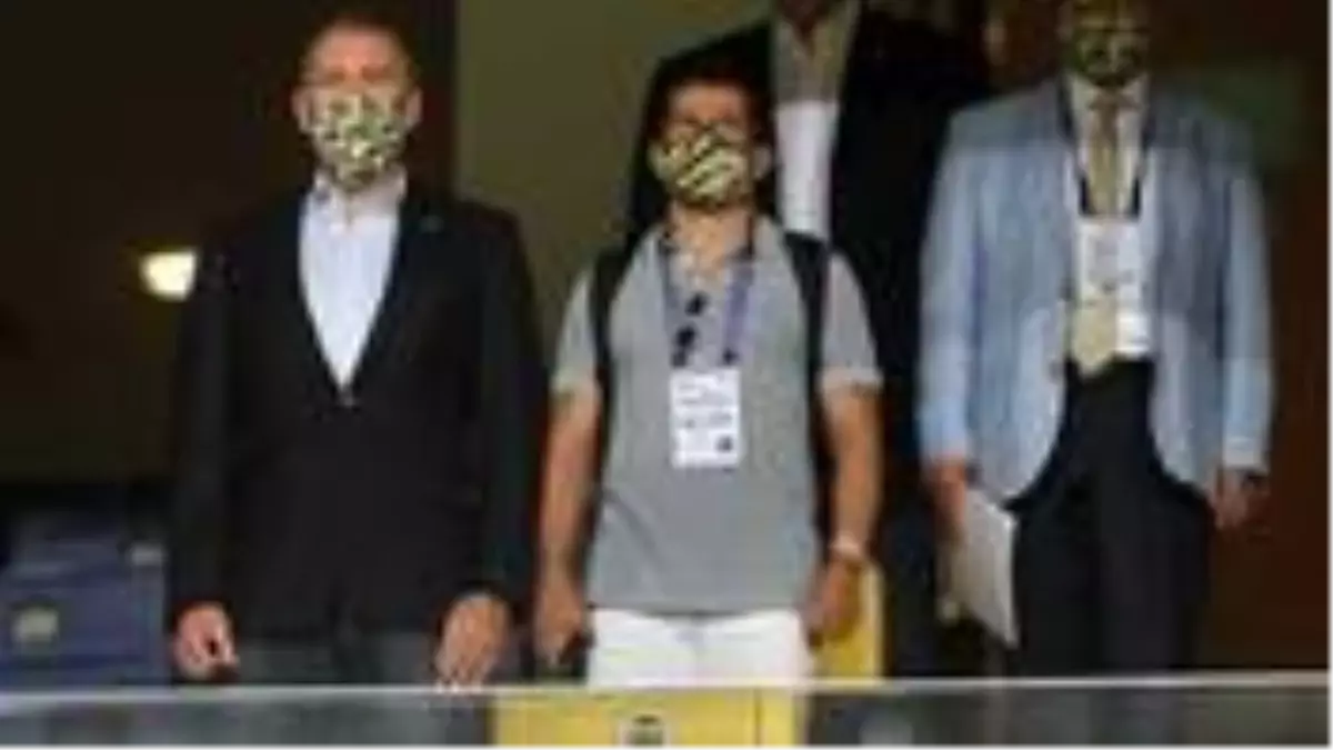 Emre Belözoğlu\'ndan Fenerbahçe taraftarına müjde: Transferler sürecek