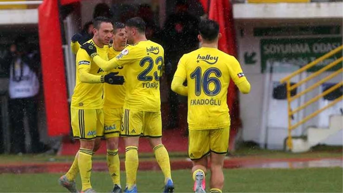 Fenerbahçe\'den ayrılan Mevlüt Erdinç, Fatih Karagümrük ile 2 yıllığına anlaştı