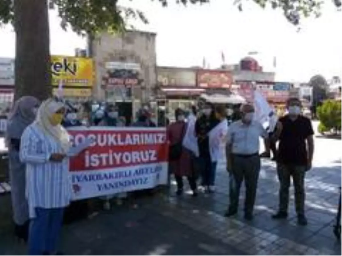 Kayserili anneler, Diyarbakır annelerinin yanında