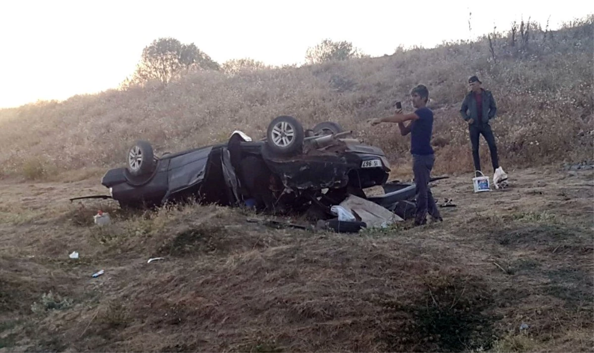 Konya\'da otomobil şarampole devrildi: 1 ölü, 2 yaralı