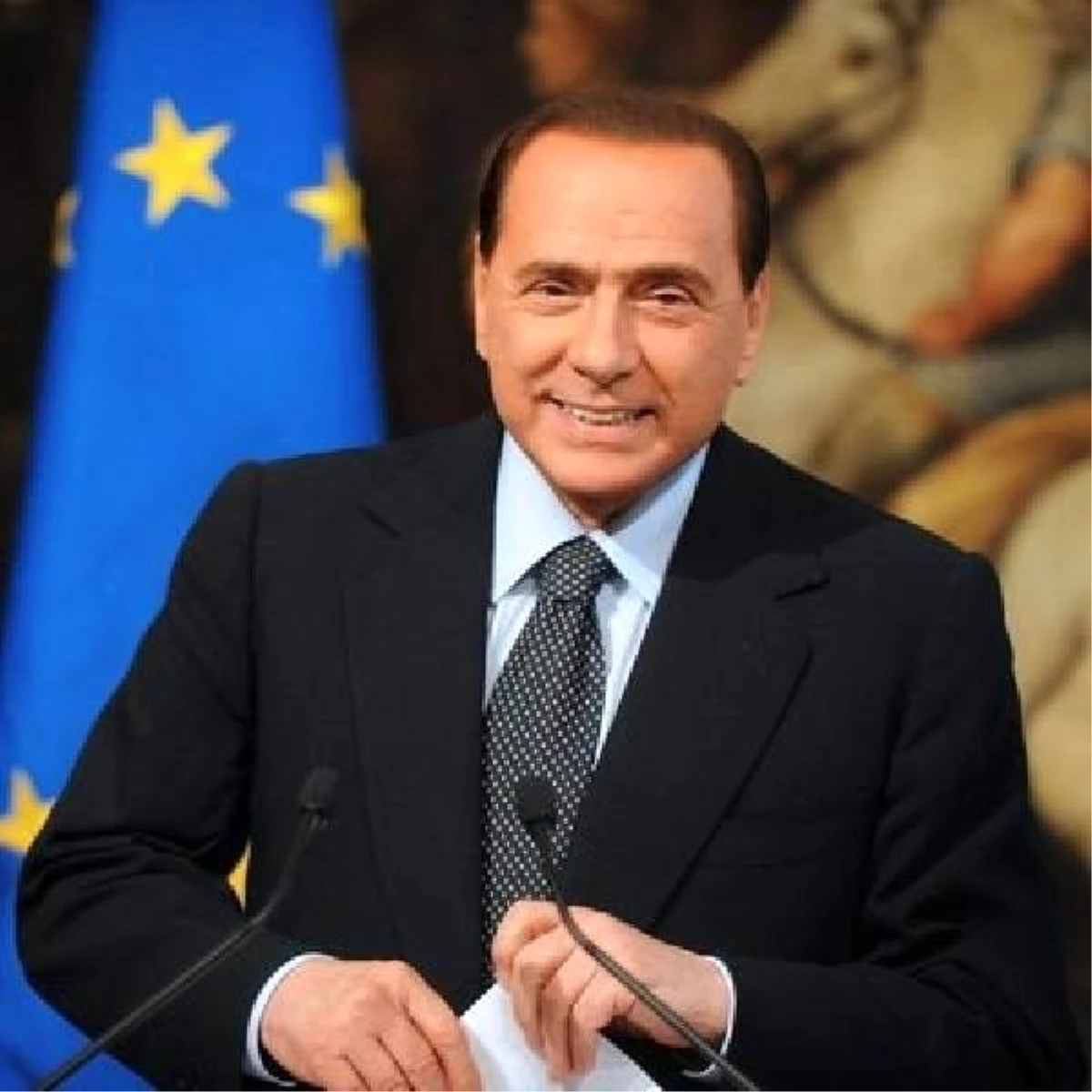 Berlusconi\'nin kız arkadaşı ve çocuklarının Covid-19 testi de pozitif çıktı