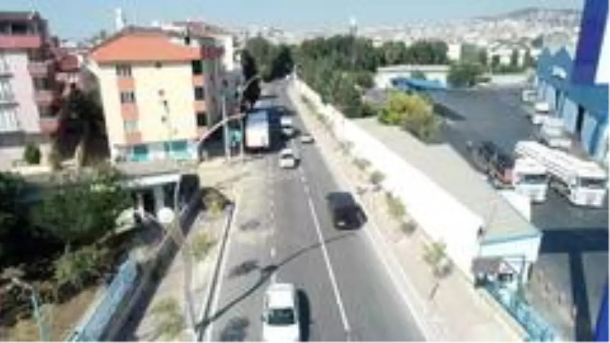 Büyükşehir\'den Aşıroğlu Caddesi\'nde yoğun mesai