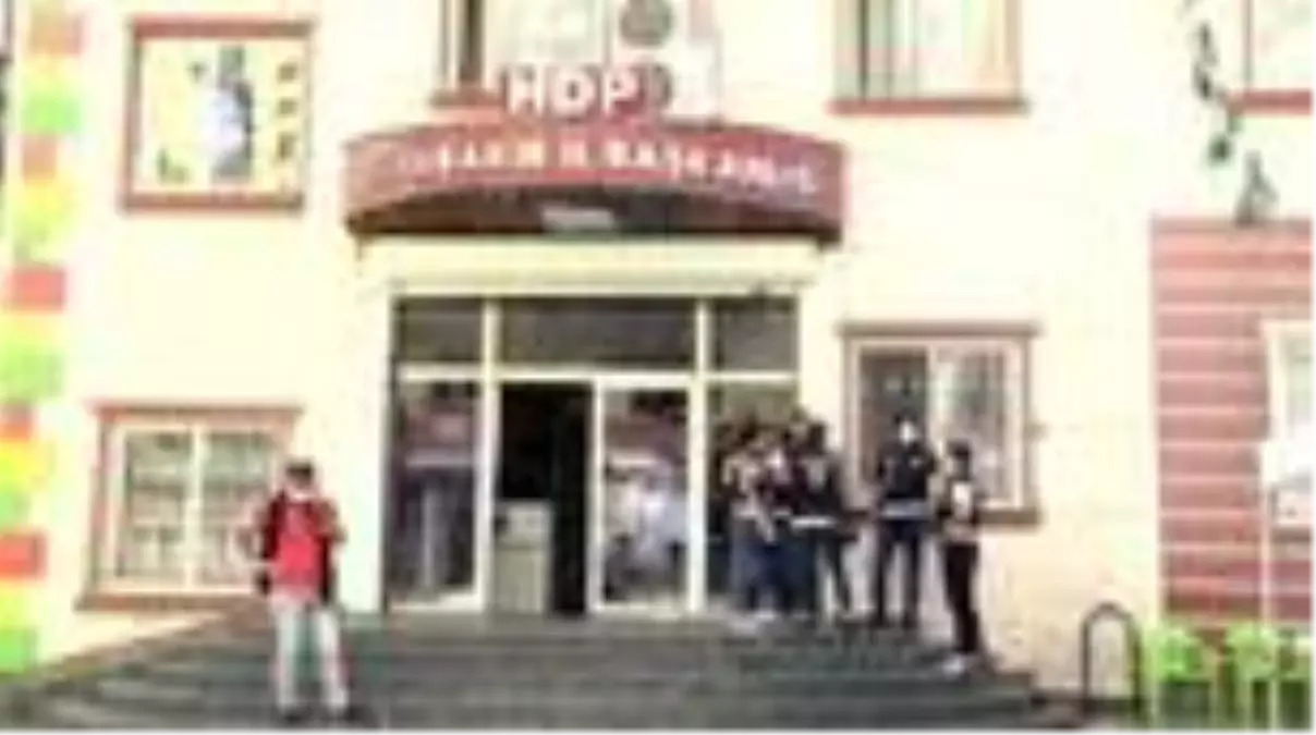 Diyarbakır annelerinin oturma eylemine bir aile daha katıldı