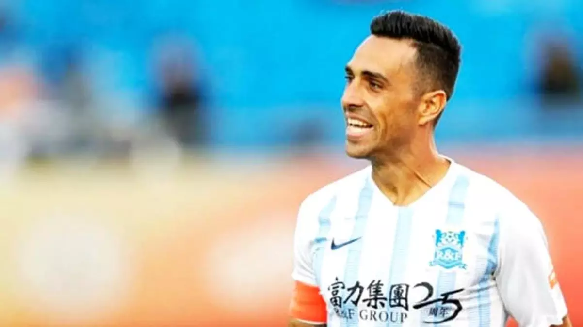 Fenerbahçe\'nin gündemindeki Eran Zahavi, Guangzhou ile olan sözleşmesini feshetti