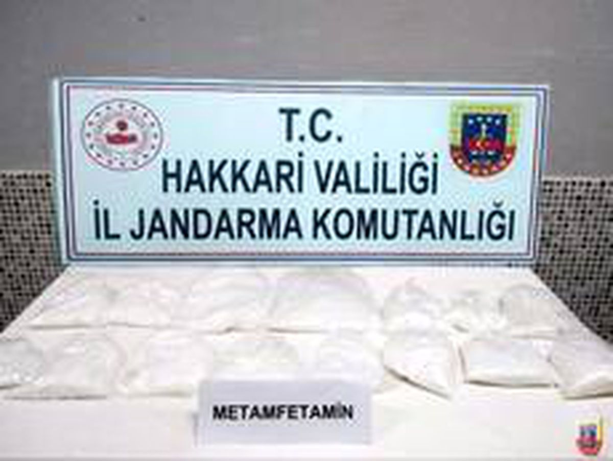 Hakkari\'de 7 kilo metamfetamin ele geçirildi