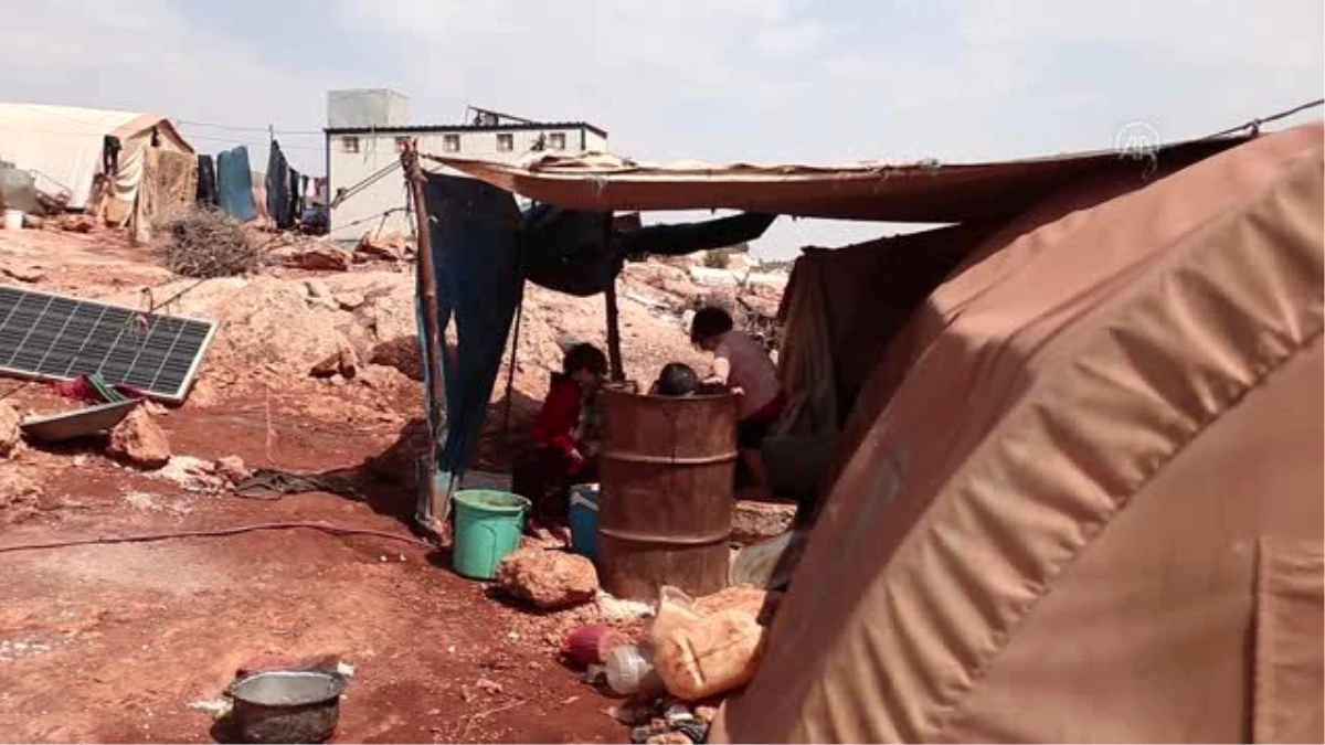 İdlib kamplarındaki siviller kavurucu sıcaklarla mücadele ediyor - İDLİB