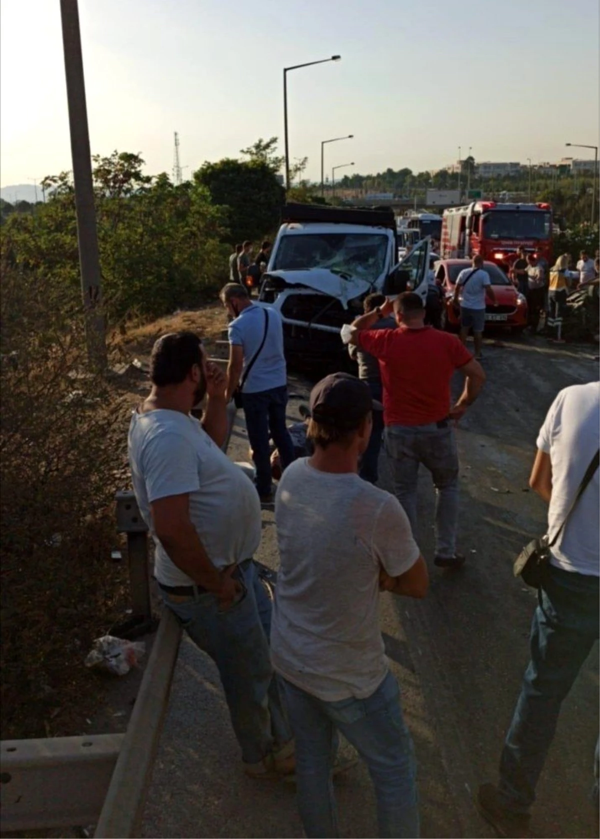 İzmir\'de feci kaza: 1 ölü, 4 yaralı