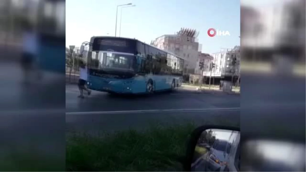Maskesiz yolcuyu otobüse almayan şoför: "Kene gibi yapıştı"