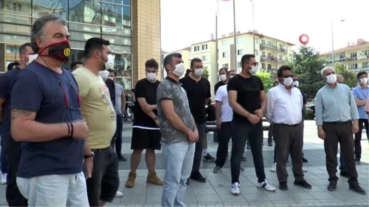 Öğrenci kenti Eskişehir\'de üniversiteler açılmayınca esnaf isyan etti