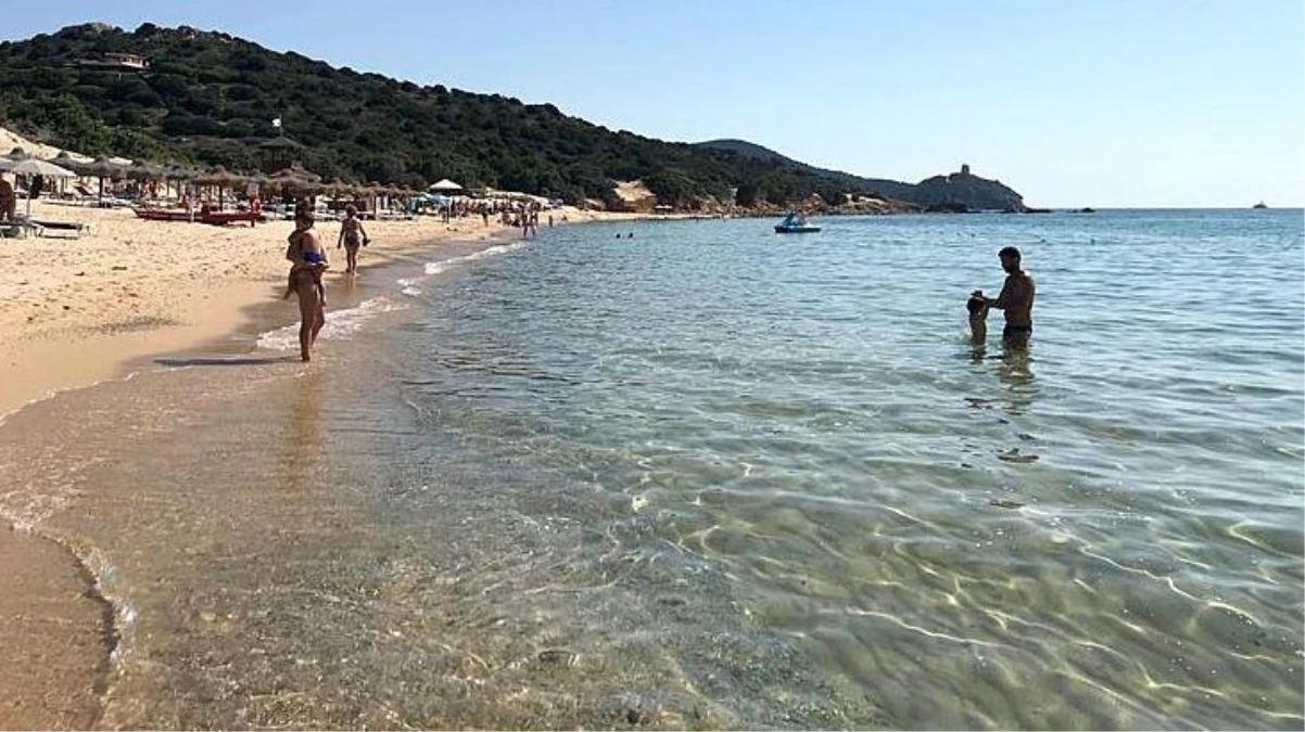 Sardinya Adası\'ndan iki kilo kum kaçırmaya çalışan turiste bin euro ceza kesildi