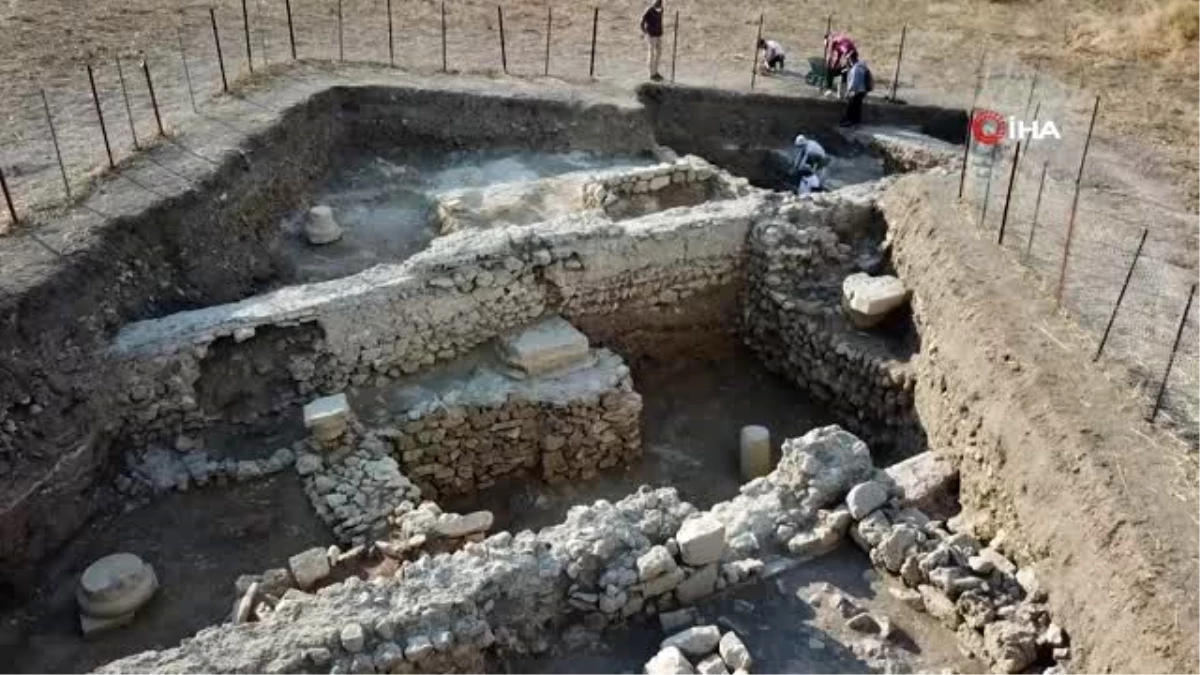 Satala Antik Kenti\'ndeki kazılarda bin 500 yıllık Roma askeri zırhı bulundu