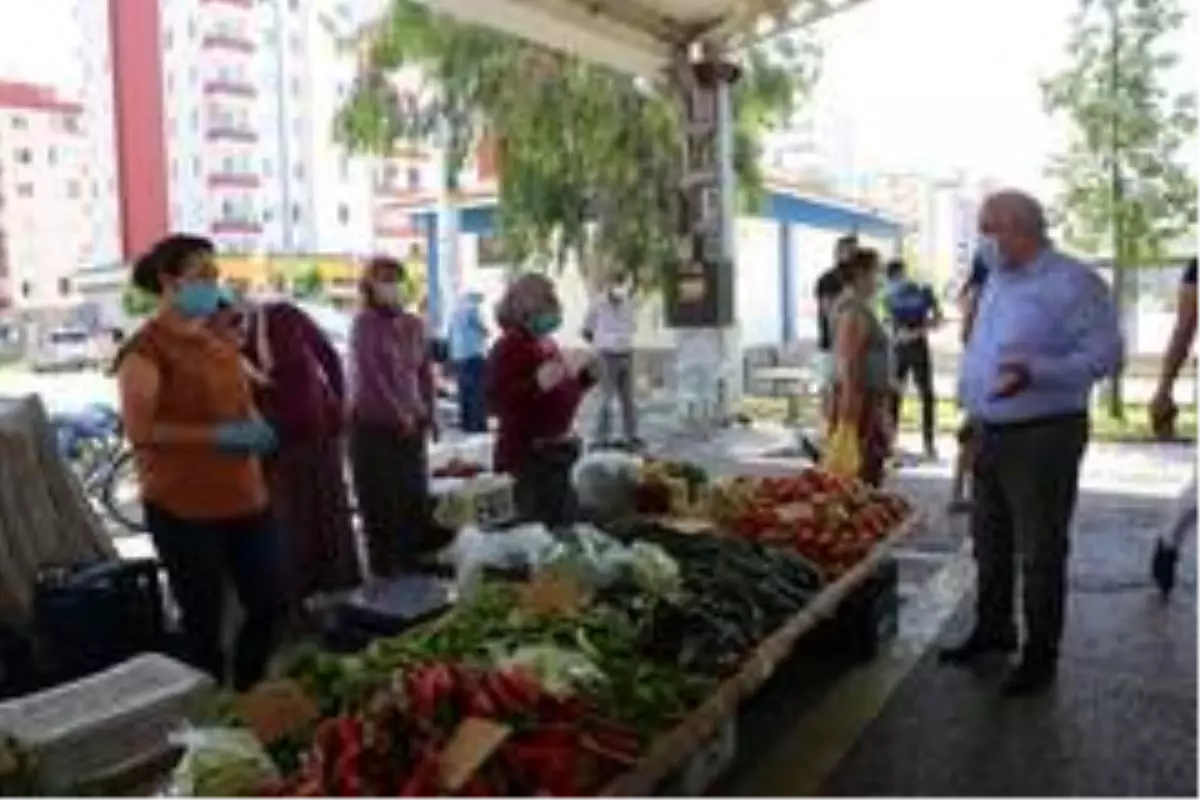 Erdemli\'de üretici pazarları yoğun ilgi görüyor