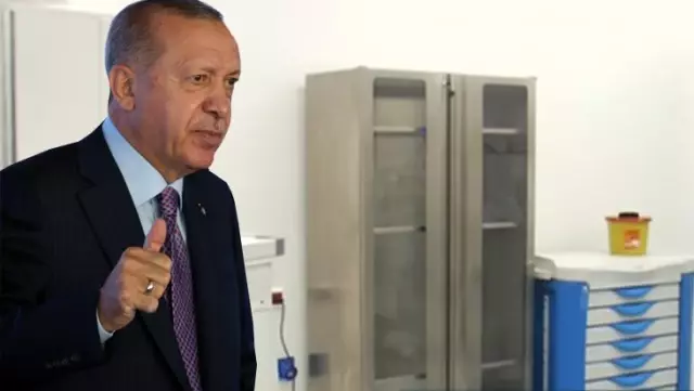 Erdoğan, hastane açılışında istediğini yapamayan kameramanlara takıldı: Dersini iyi çalışmamışlar