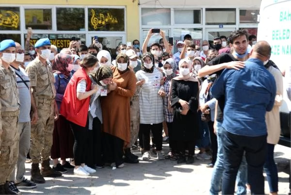 Giresun şehidi Jandarma Uzman Çavuş Sami Yılmaz toprağa verildi