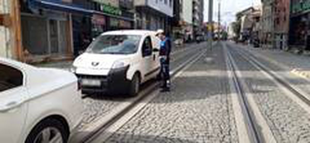 Tramvay yolunu kullanan araçlara ceza