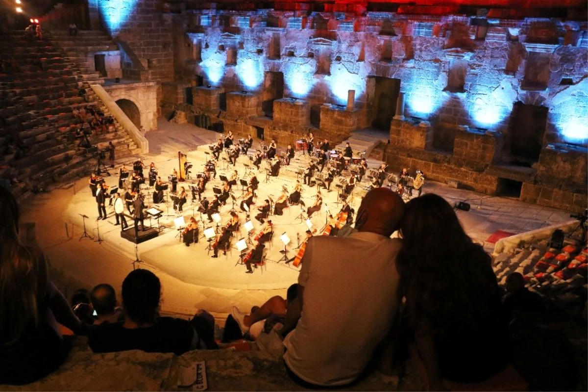 27\'inci Uluslararası Aspendos Opera ve Bale Festivali\'nin açılışı gala konseriyle yapıldı