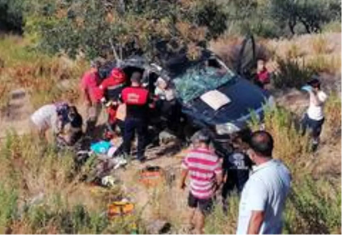 Son dakika haberi! Araçta sıkışan kadını itfaiye ekipleri kurtardı
