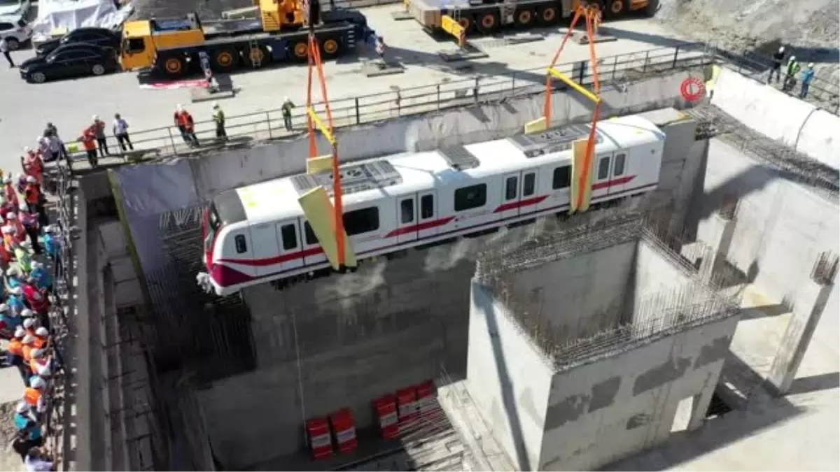 Gayrettepe-İstanbul Havalimanı metrosunda ilk tren raylara indi