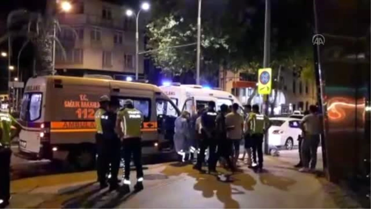 İzmir\'de iki otomobil çarpıştı: 4 yaralı