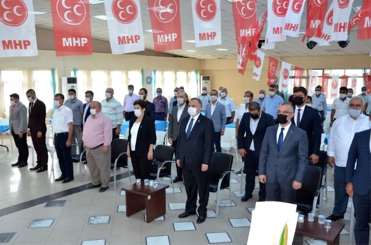 Kırkağaç MHP\'de Halil Boğaz güven tazeledi