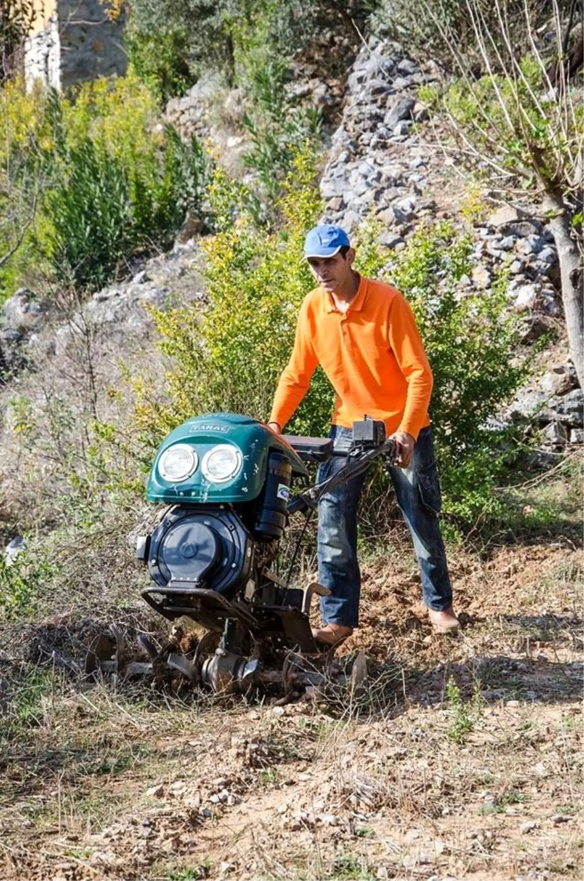 Alanya\'da su kuyusu açarken toprak kaydı: 1 ölü