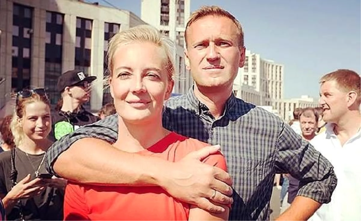 Almanya\'da tedavi altına alınan Navalni\'ni komadan çıktı