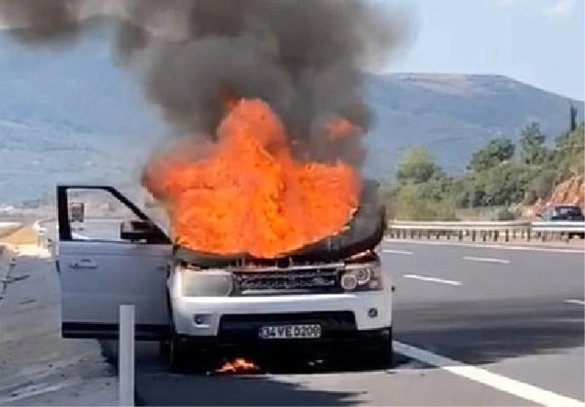 Araç yandı, sürücü son anda kurtuldu