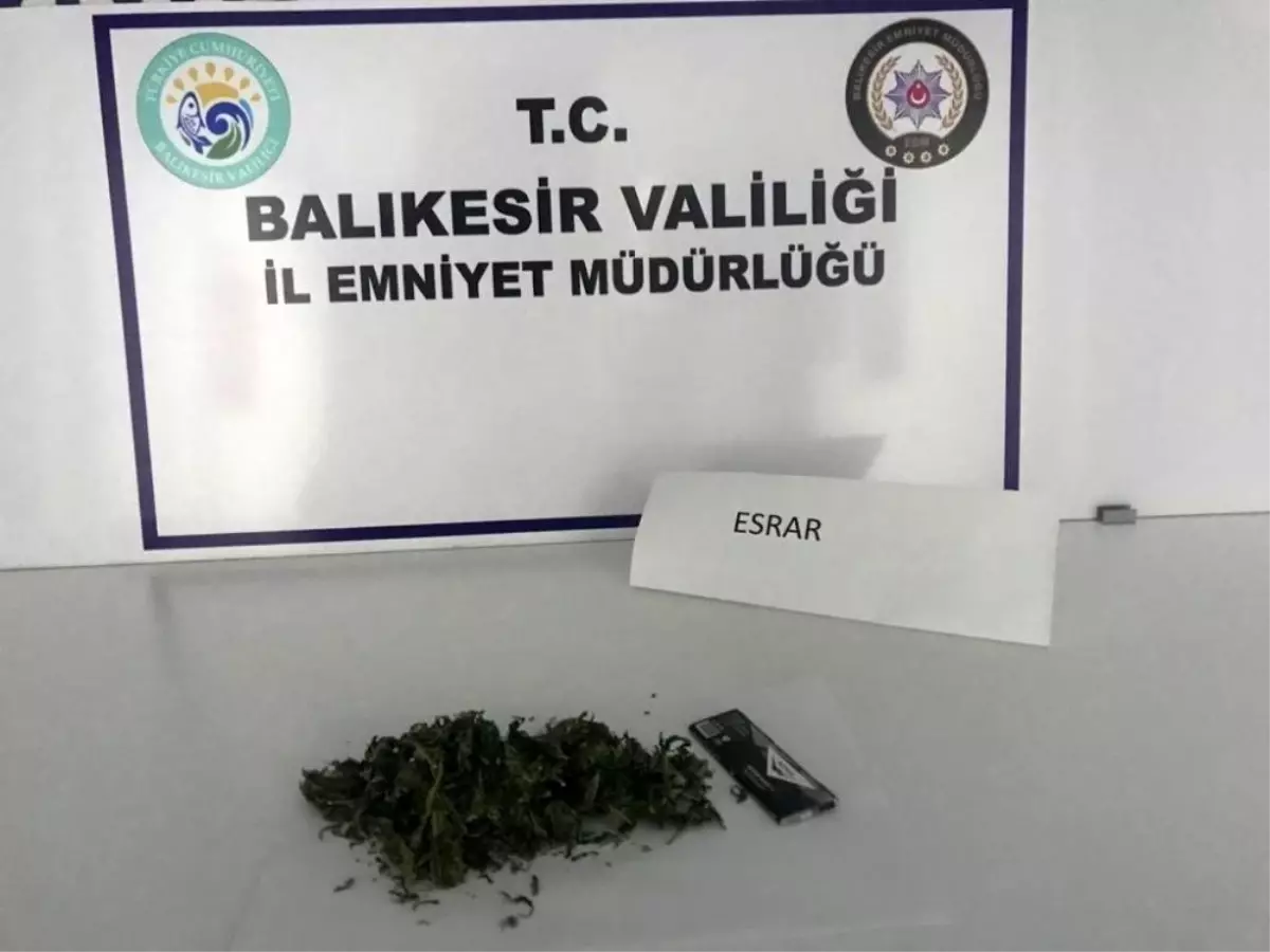 Balıkesir\'de Narkotik polisi uyuşturucu satıcılarına göz açtırmıyor