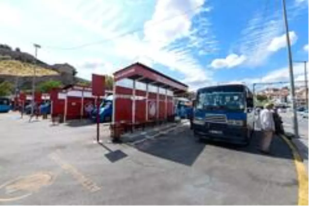 Bentderesi dolmuş durakları pırıl pırıl oldu