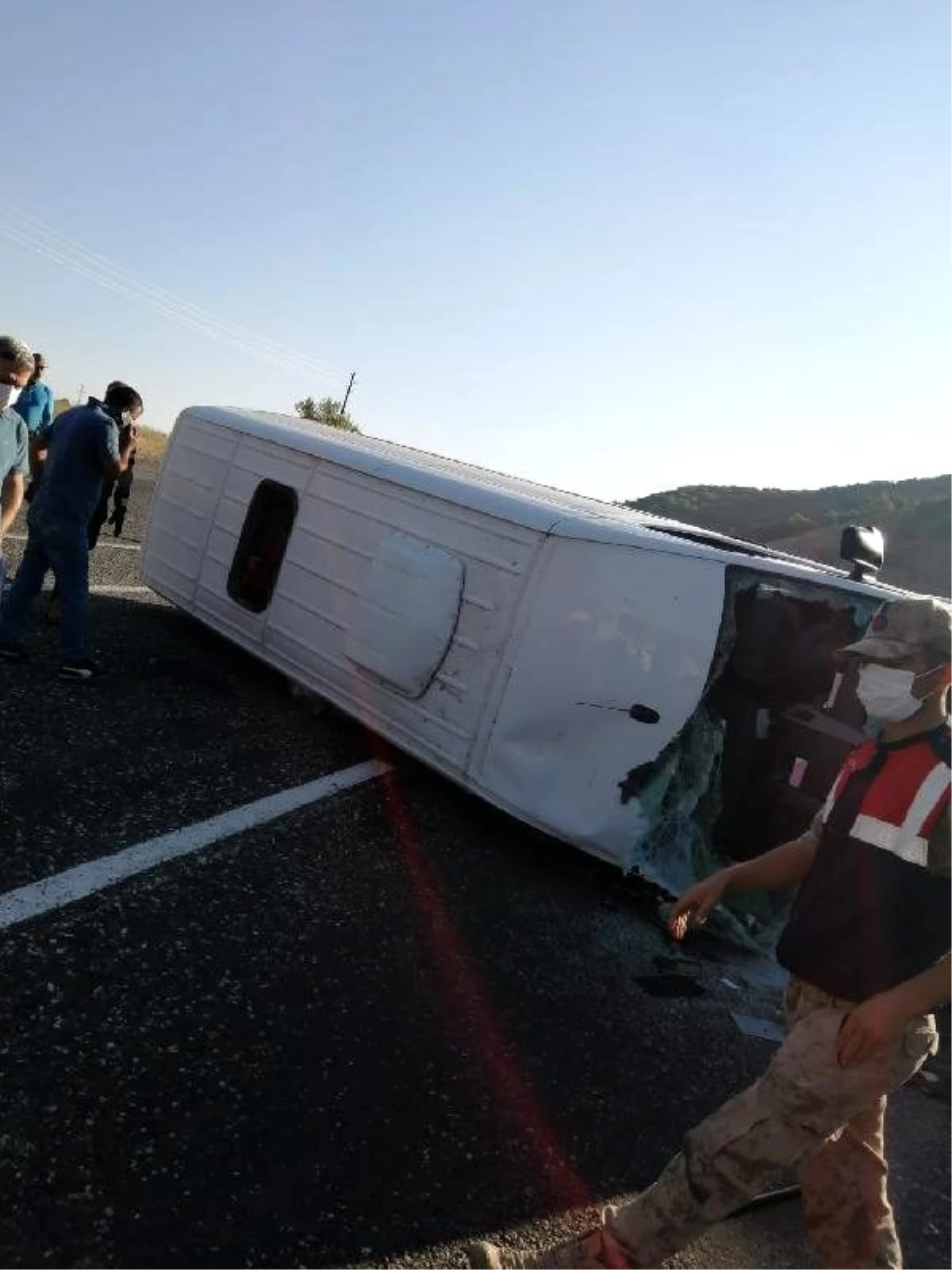 Bingöl\'de, fındık işçilerinin minibüsü devrildi: 20 yaralı