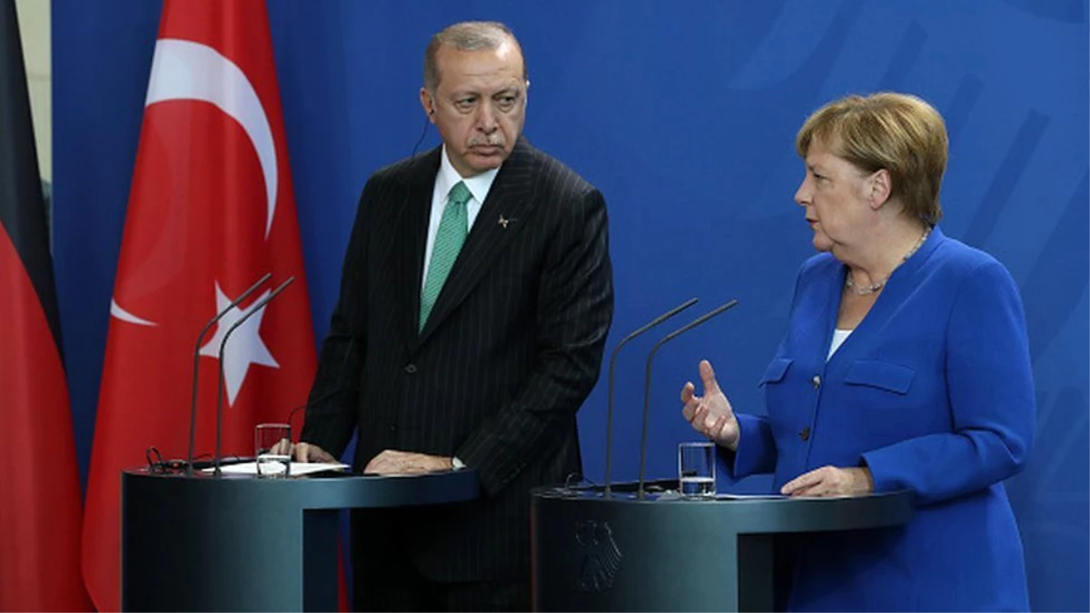 Bloomberg: Türkiye ve Yunanistan arasındaki gerilimi düşürmek için Merkel devreye girmeli