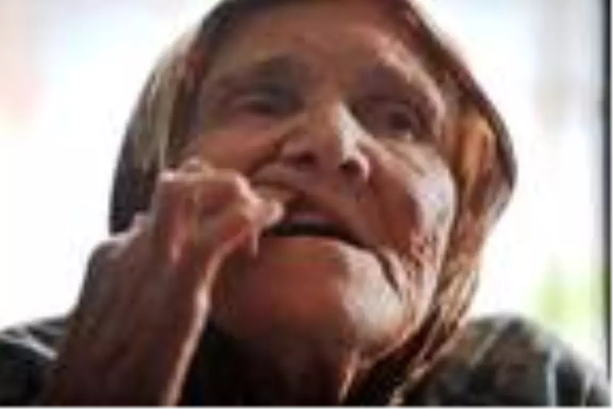 Eve giren hırsız, Hatice ninenin ağzından düşen altın dişleri alıp kaçtı