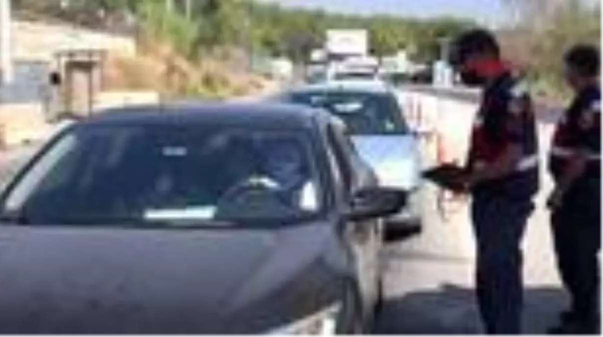 İzolasyonda olması gereken kadın, Antalya\'ya tatile gelirken yakalandı