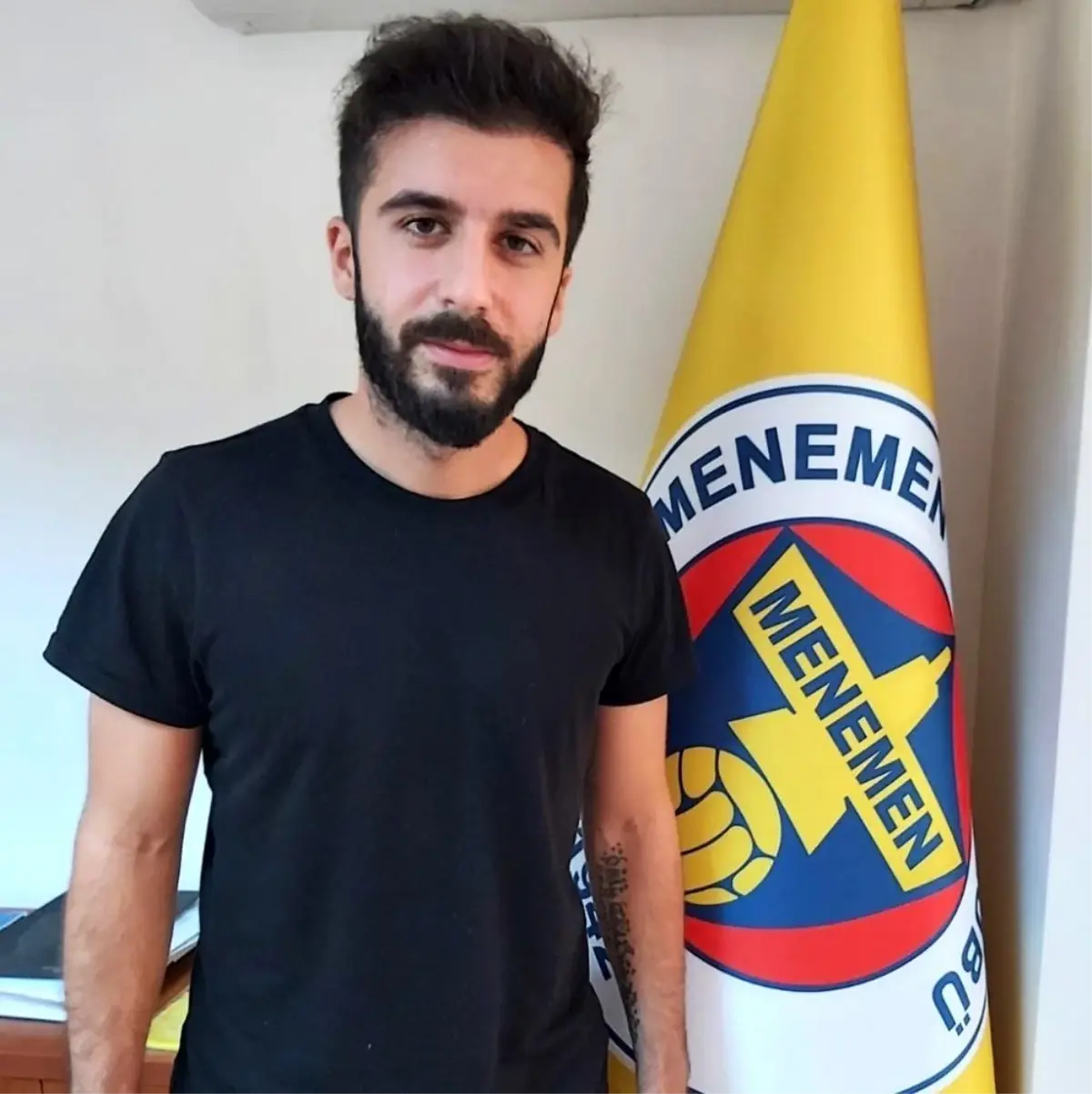 Menemenspor, kaptanını bırakmadı