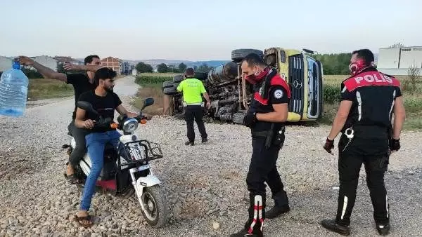 Kazayı izleyen 2 vatandaş, yanlarına gelen polisin sorusuna cevap veremeyince 1800 TL ceza ödedi