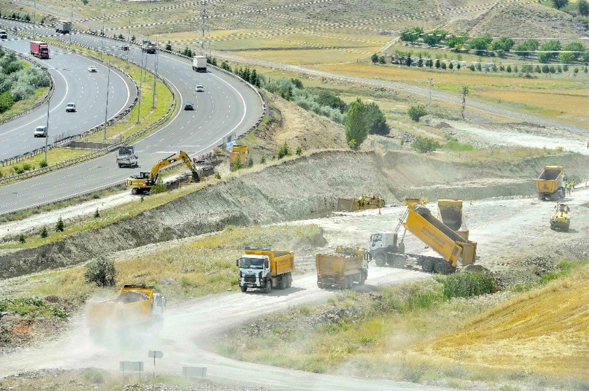 Büyükşehir\'den iki dev proje daha: Şaşmaz Bulvarı ve Ayaş Yolu\'na yeni köprülü kavşaklar yapılacak