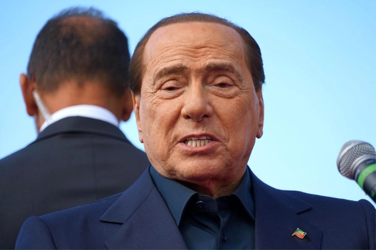 Covid-19\'a yakalanan Berlusconi\'nin durumu iyiye gidiyor