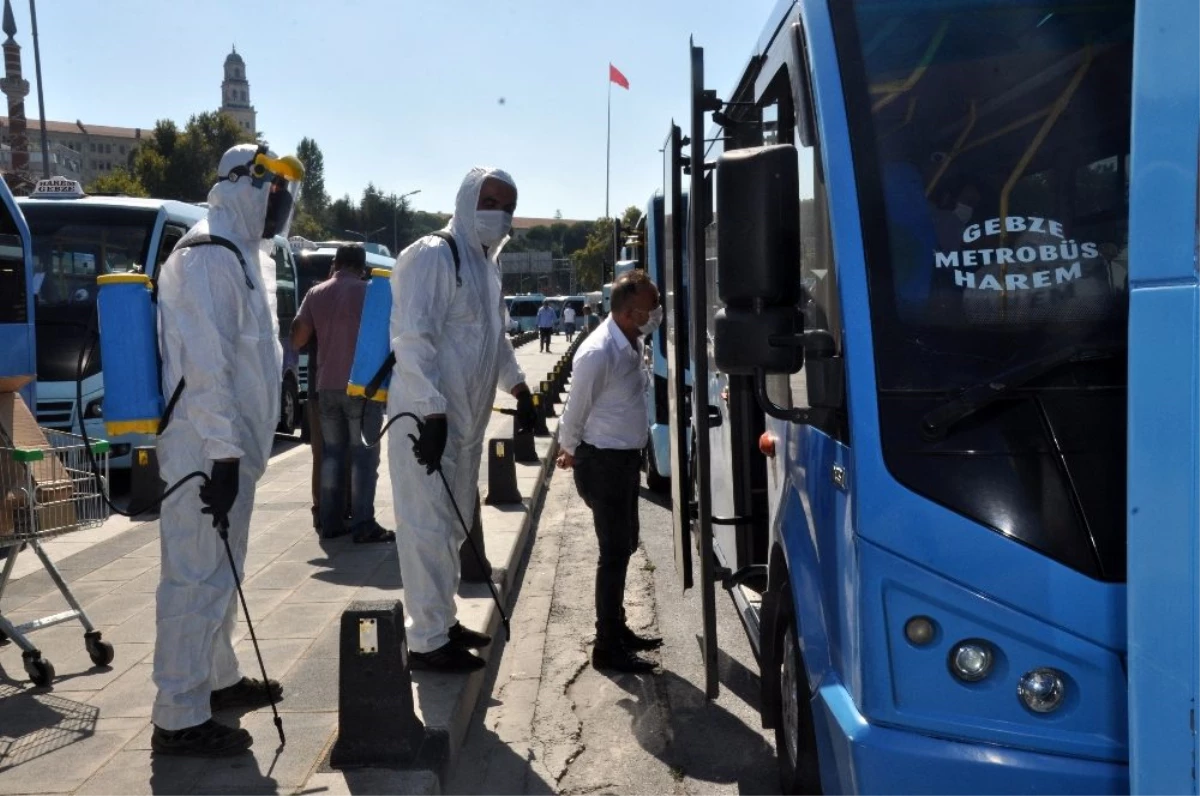 İstanbul\'un en uzun minibüs hattına dezenfektan üniteleri yerleştirildi