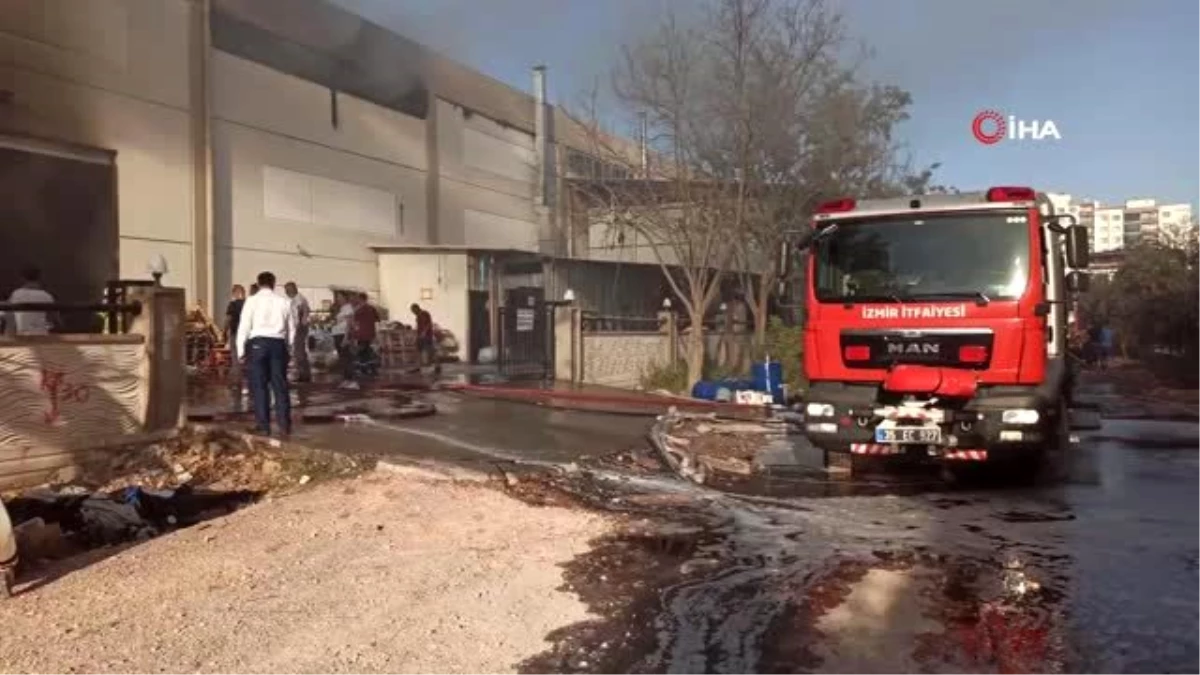 İzmir\'de tekstil fabrikasında yangın