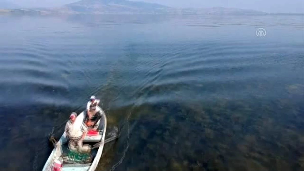 Son dakika... Marmara Gölü\'nde su seviyesi yüzde 1,5\'a kadar düştü
