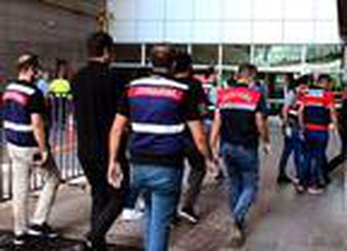 Mersin\'de rüşvet operasyonuna 3 tutuklama
