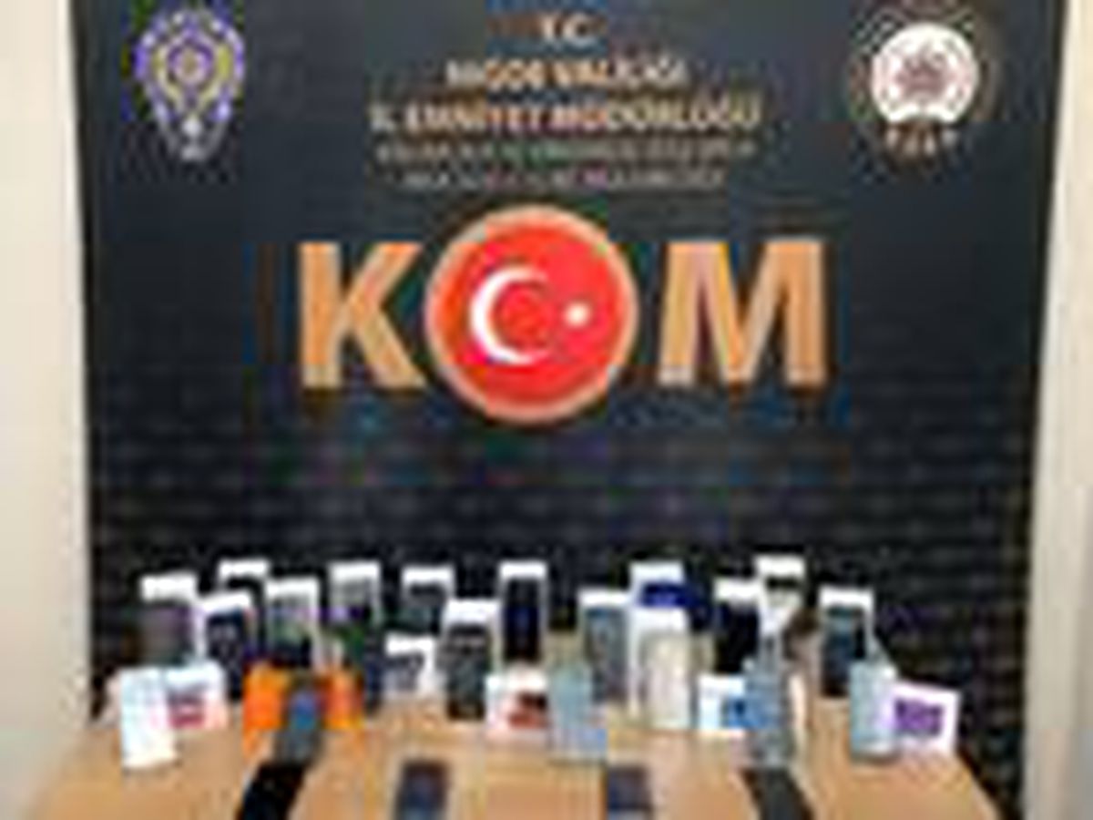 Niğde\'de gümrük kaçağı 32 cep telefonu ele geçirildi