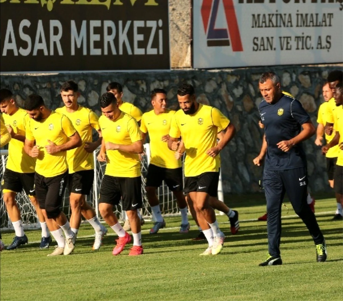 Yeni Malatyaspor transferde 9 ismi kadrosuna kattı