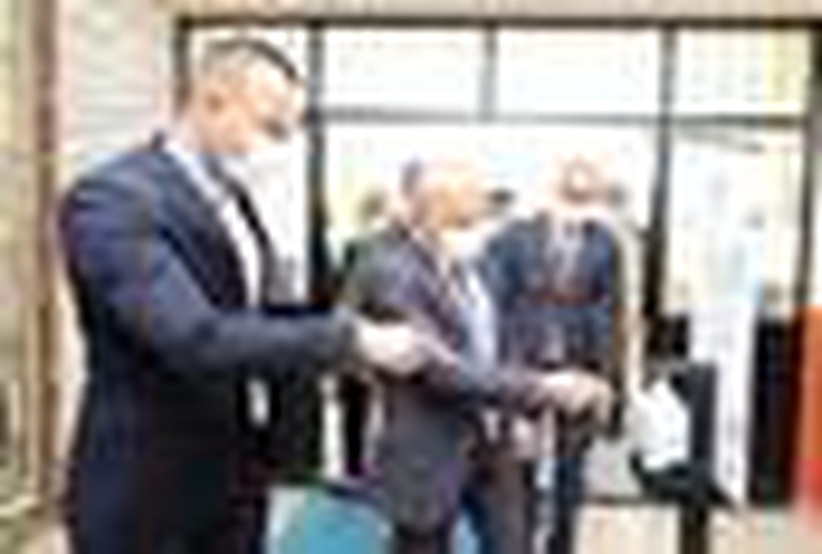 Ağrı Valisi Dr. Varol, Öğretmen Anadolu Lisesi\'ni ziyaret etti