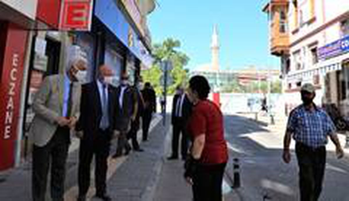 Başkan Gürün esnafı ziyaret etti