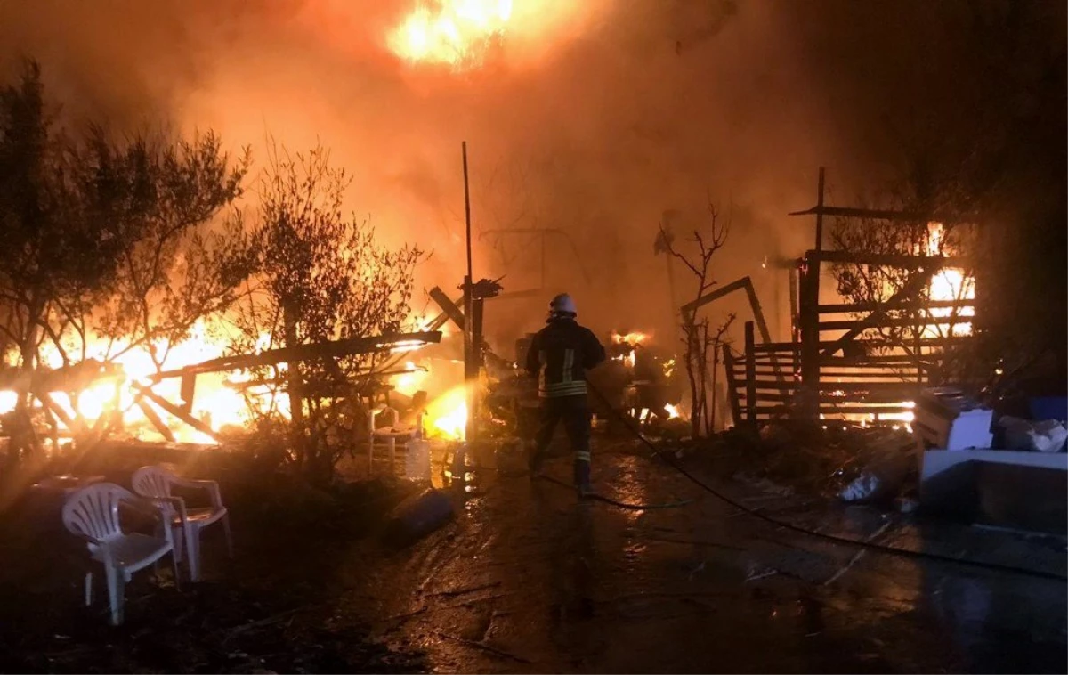 Son dakika haberleri: Marmaris\'te balıkçı barınağında yangın