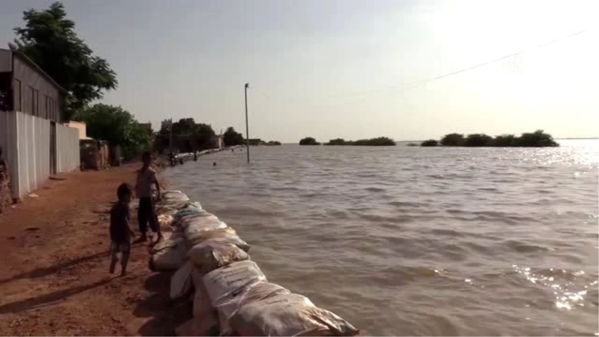 Sudan\'da sel hayatı olumsuz etkiledi
